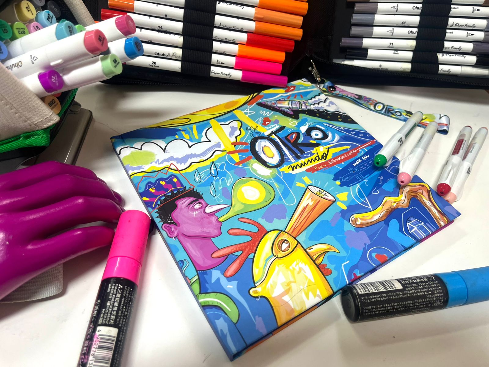 Libro para colorear "Otro Mundo"