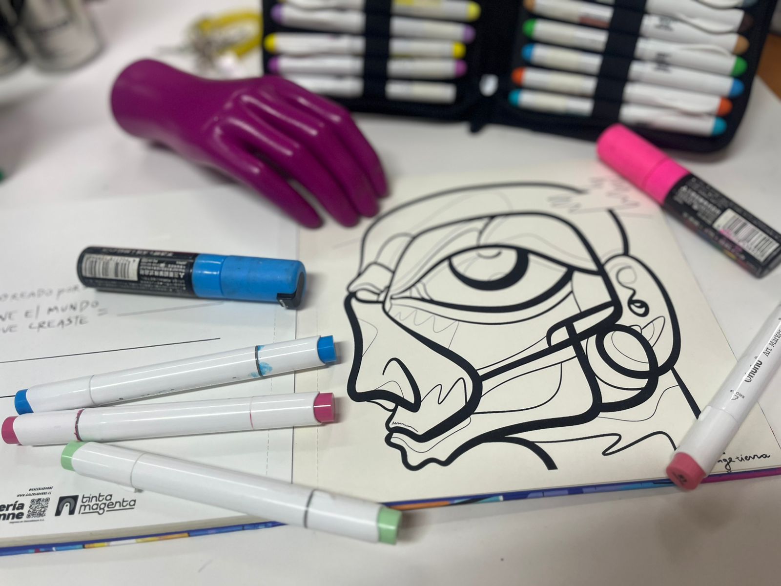 Libro para colorear "Otro Mundo"